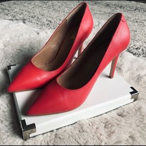 Leather Pointy Toe Pump